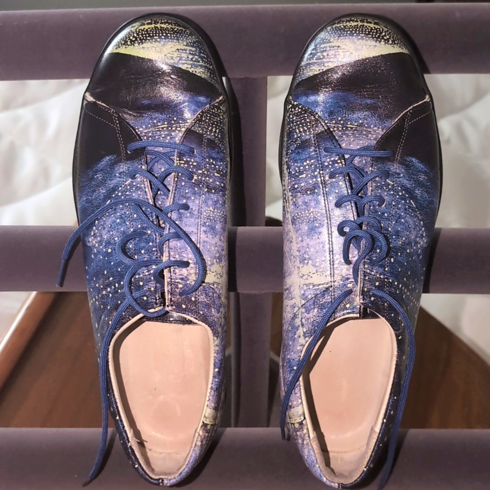 Icon art leather sneakers, LA Lights, Mens 6 - Women's 8. Excellent Condition.